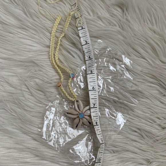 Shell Necklace - Picture 5 of 5